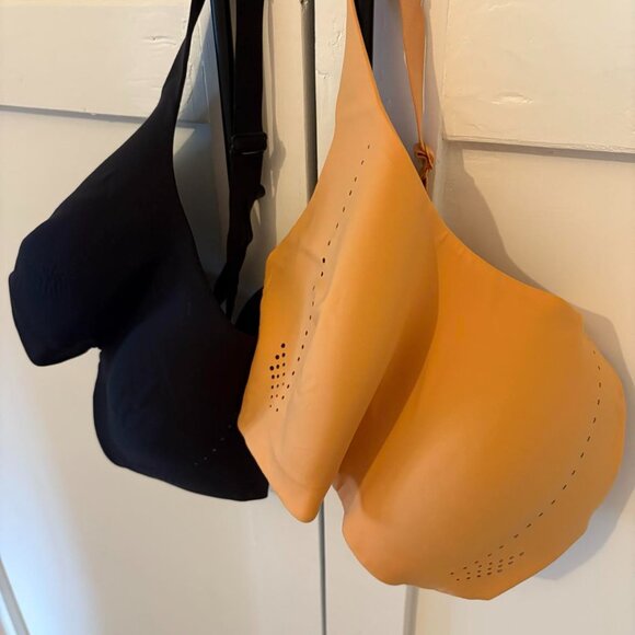 2 Lululemon Energy Sports Bras – Size 34DDD – Black & Orange – Gently Worn - Picture 2 of 6